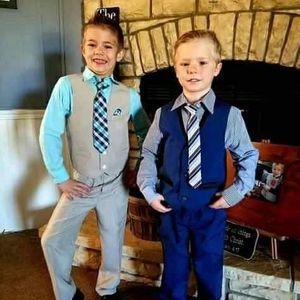 Meet your Posher, Derrick